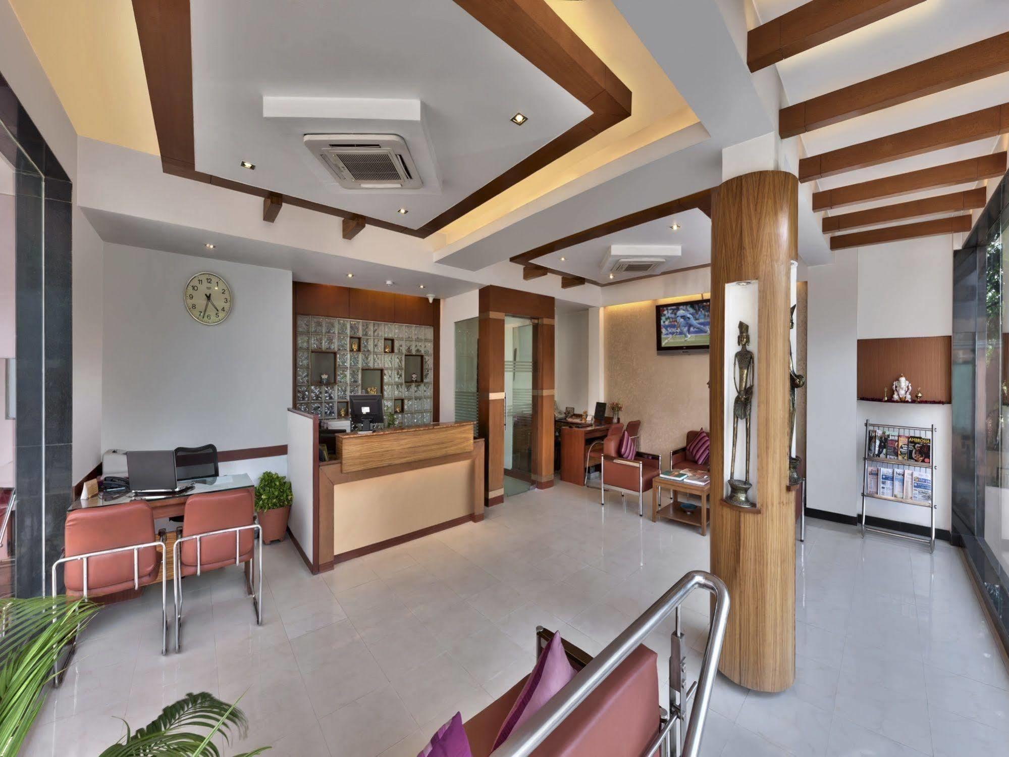 Regale Inn Нью-Дели Экстерьер фото